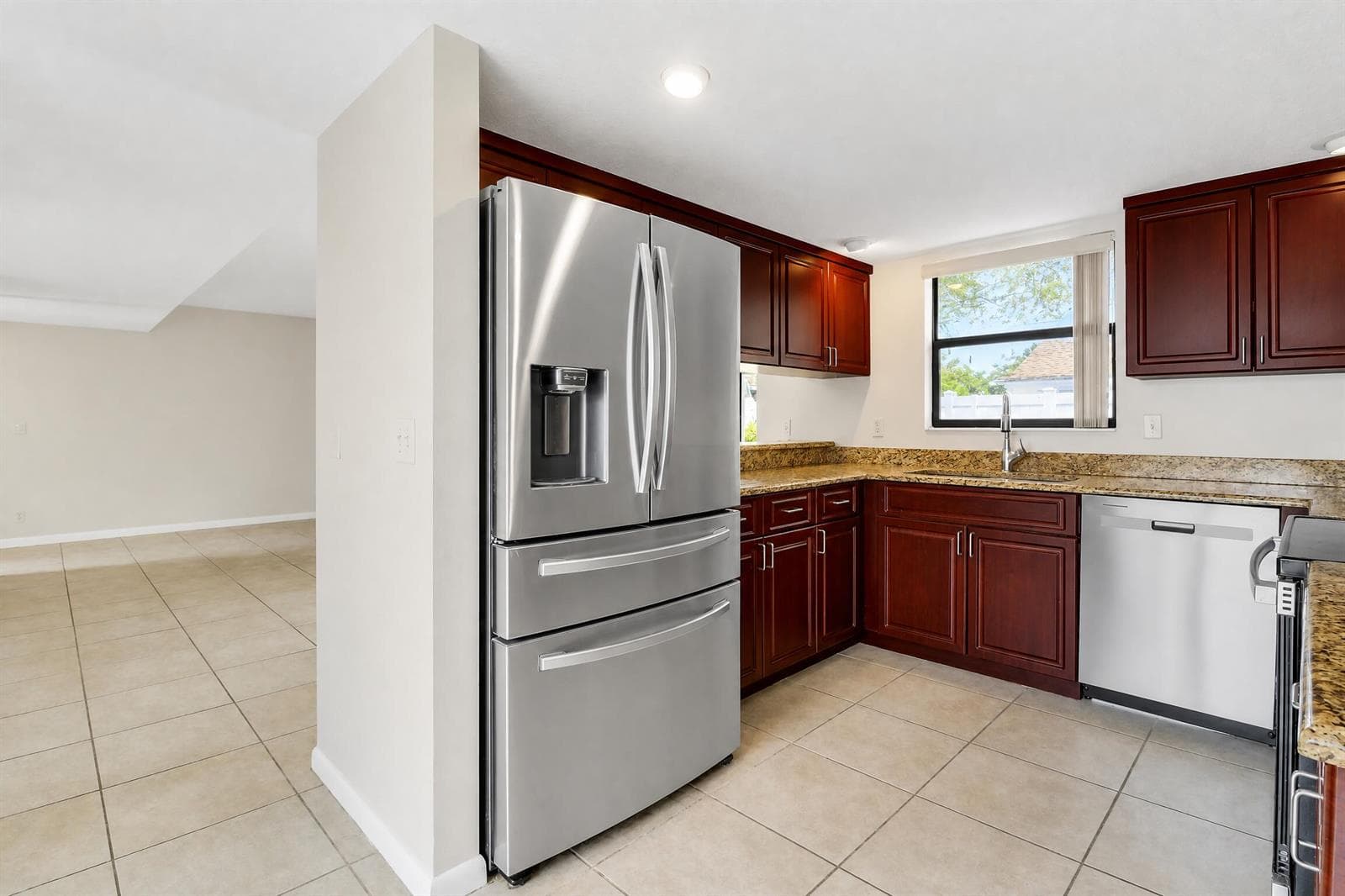 202 LAKEWOOD Drive # 11B, Jupiter, FL 33458 photo 2