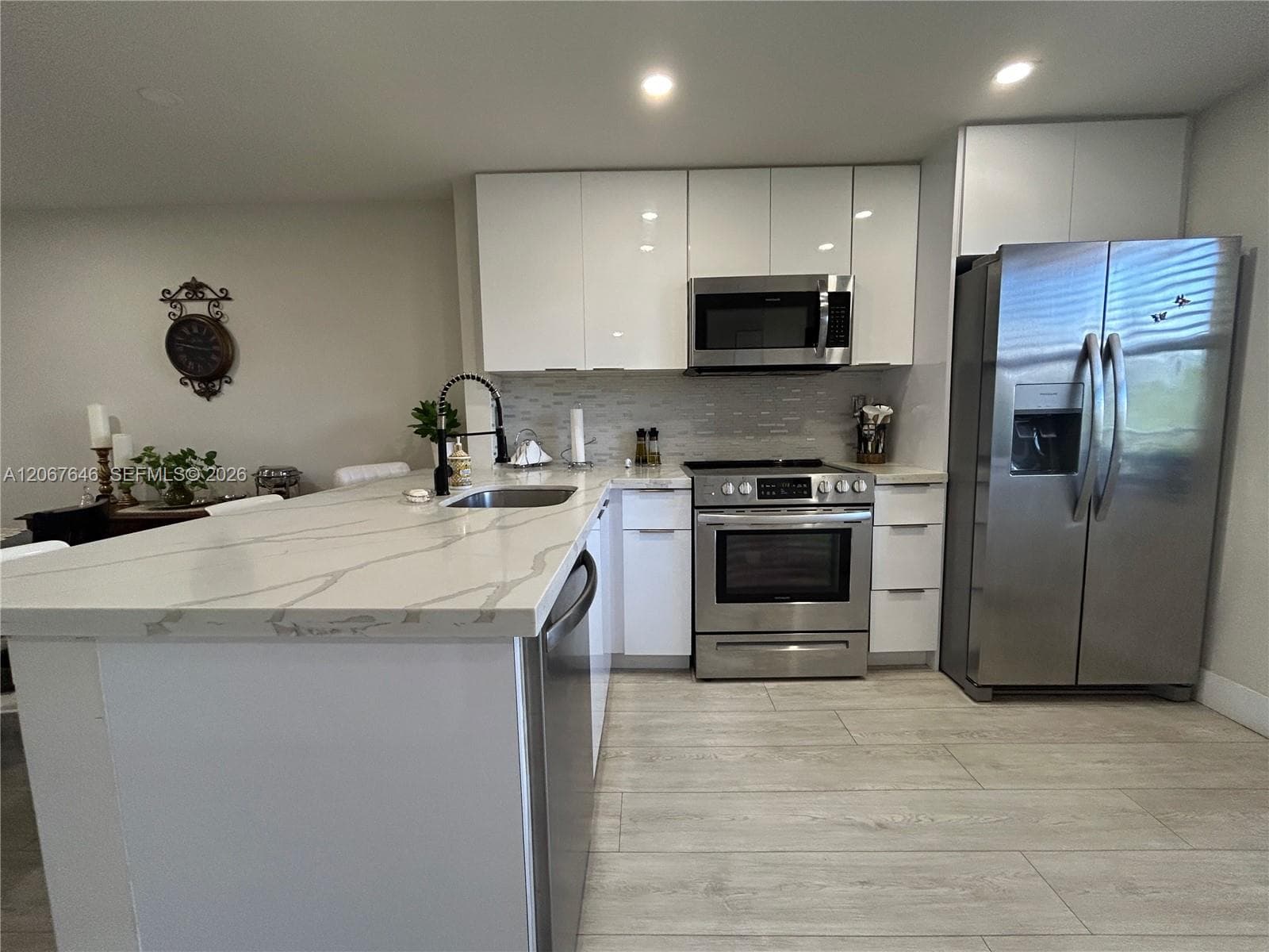 10130 Sunrise Lakes Blvd # 207, Sunrise, FL 33322 photo 2