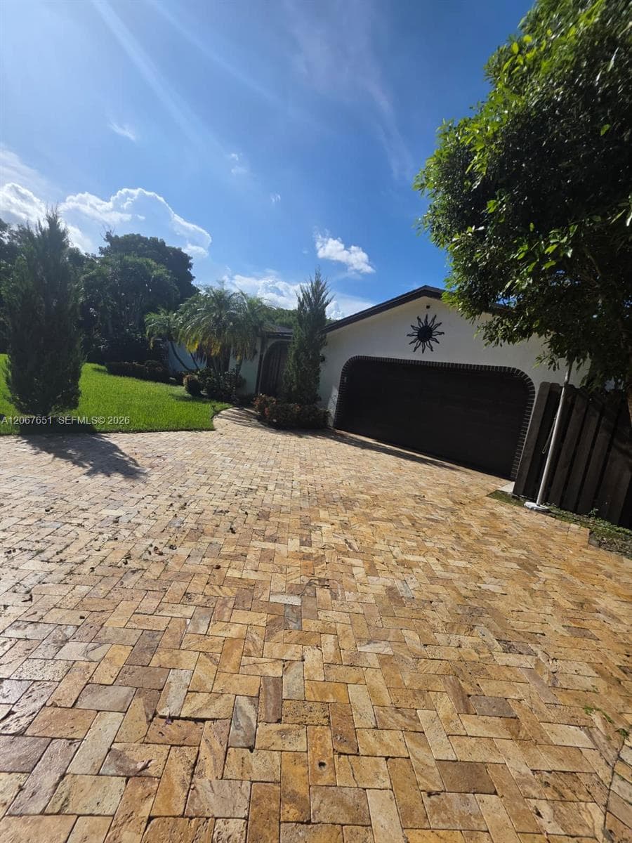 18611 SW 61st Ct, Southwest Ranches, FL 33332 photo 2