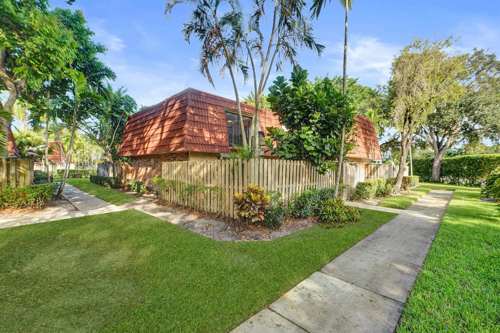 736 NW 98TH Circle, Plantation, FL 33324 photo 2