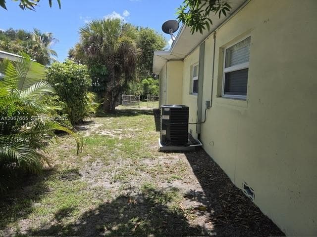 505 SW South Carolina Dr # 505, Stuart, FL 34994 photo 3