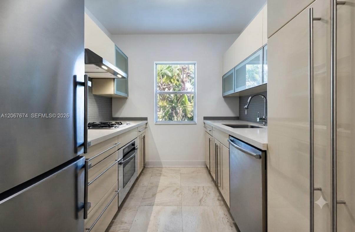 945 10th St # 3, Miami Beach, FL 33139 photo 5