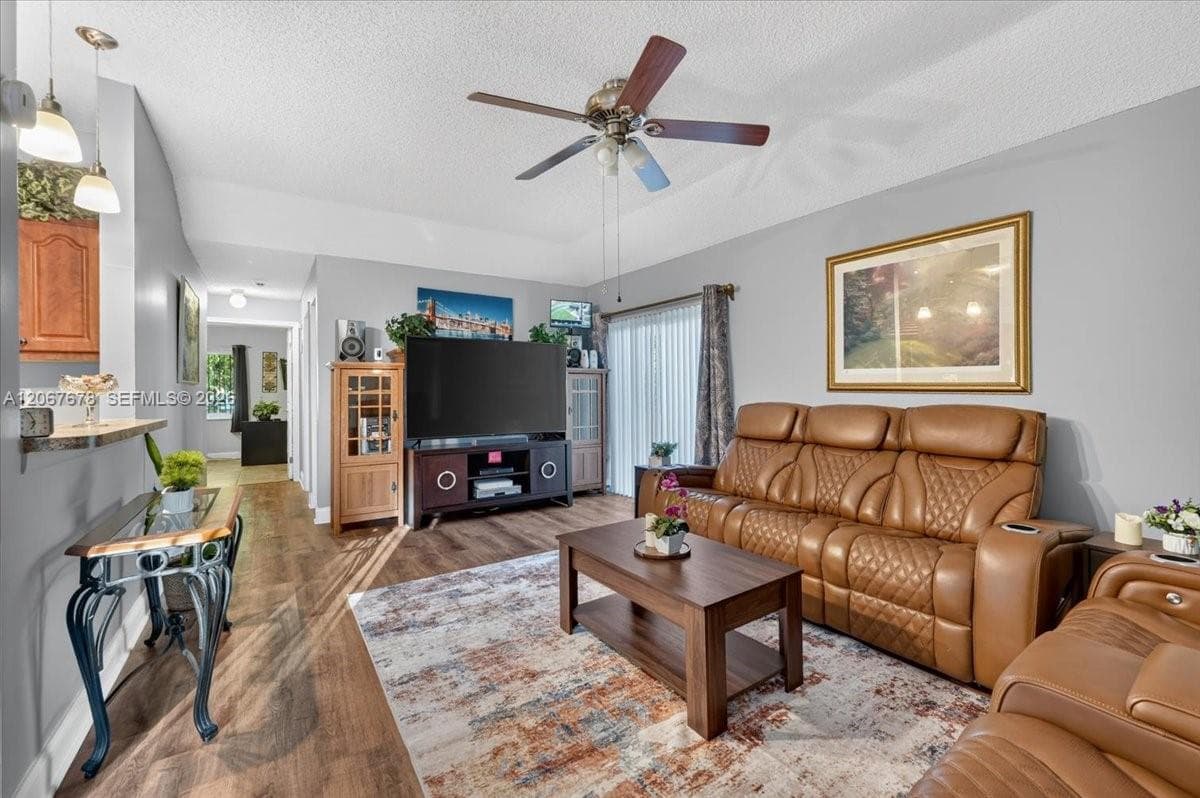 8601 SW 16th St, Pembroke Pines, FL 33025 photo 5