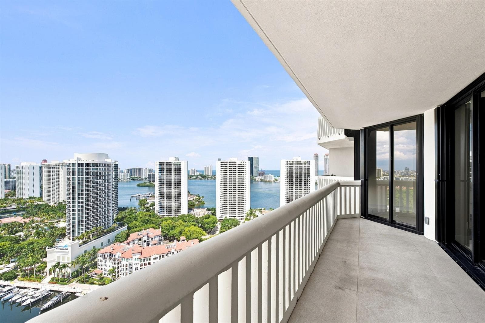 2000 Island Boulevard # 2905, Aventura, FL 33160 photo 4