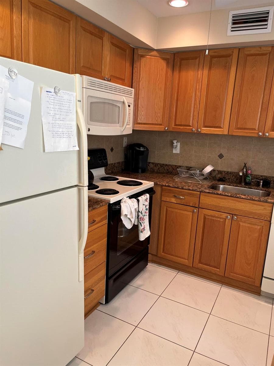 619 BURGUNDY M # 619, Delray Beach, FL 33484