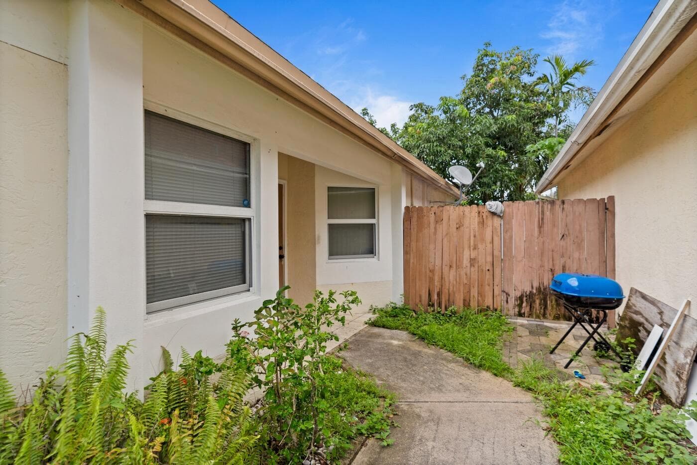 312 BISHOP Road, North Lauderdale, FL 33068 photo 4