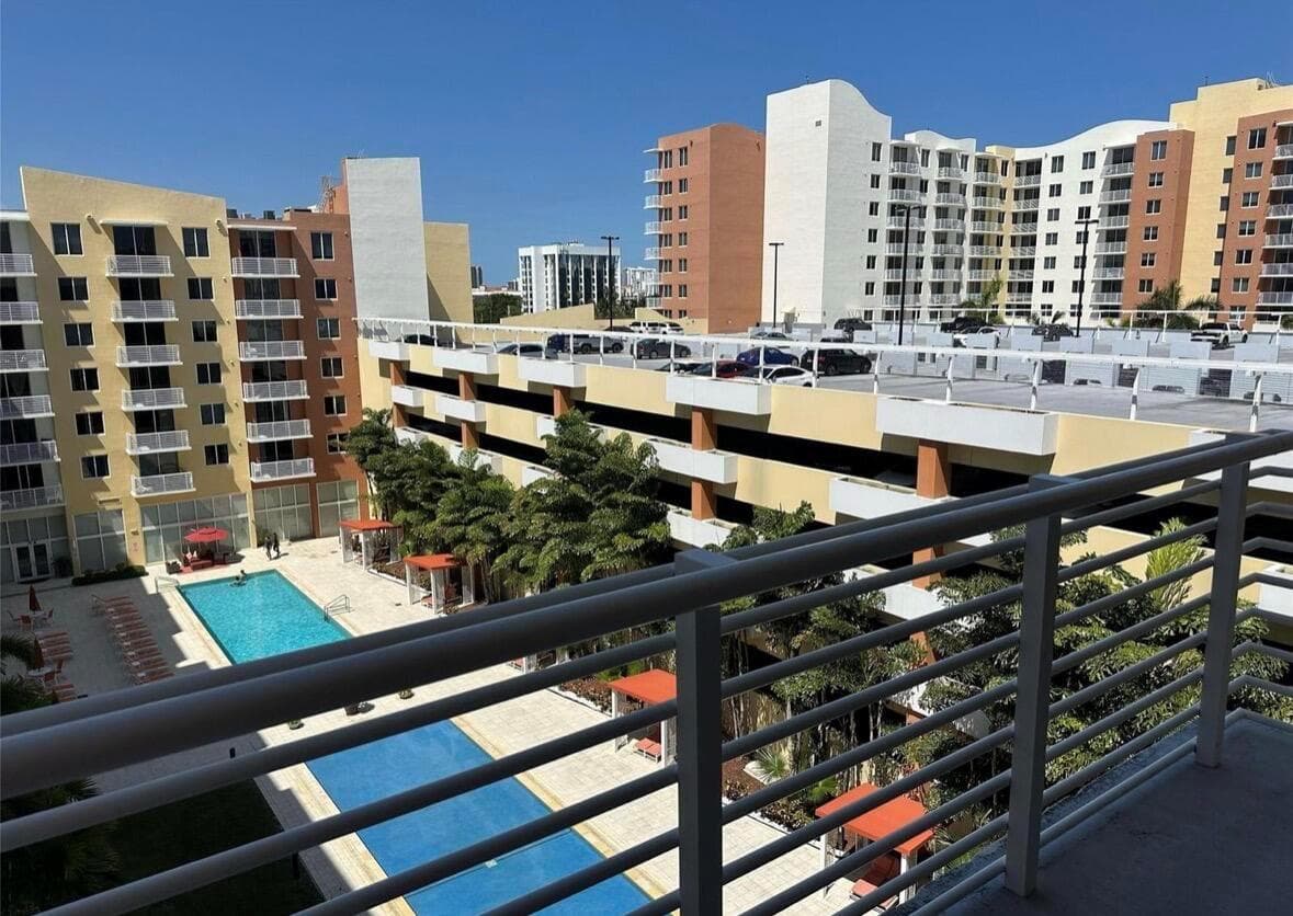 2775 NE 187th Street # 325, Miami, FL 33180