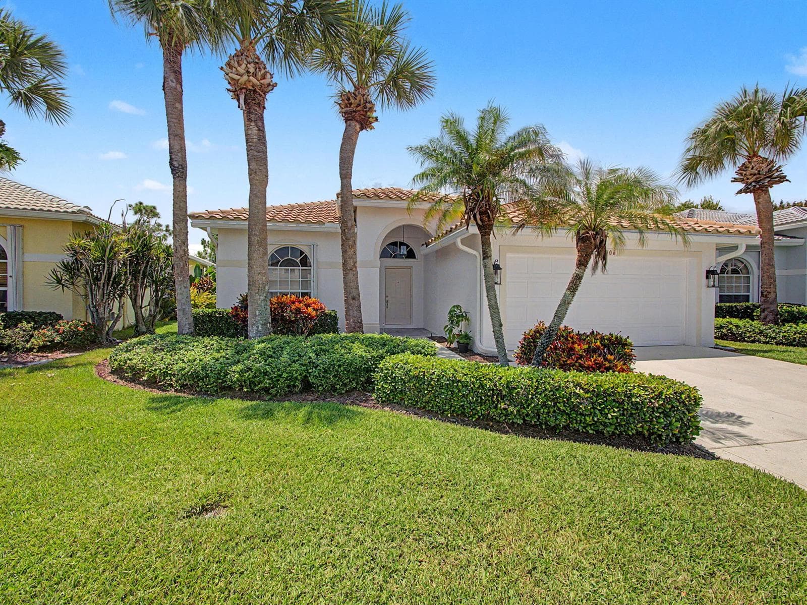 5006 SE DEVENWOOD Way, Stuart, FL 34997 photo 2