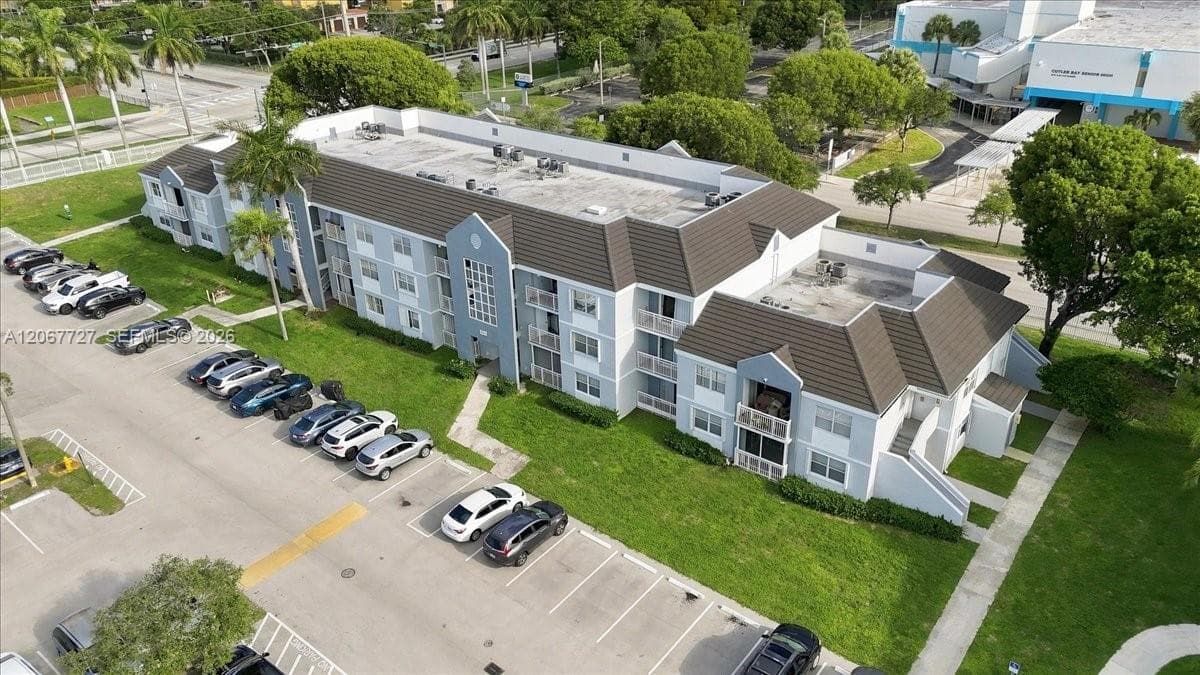 8660 SW 212th St # 306, Cutler Bay, FL 33189 photo 3