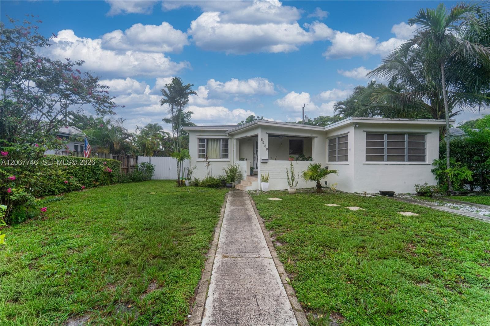 6250 NW 41st St, Virginia Gardens, FL 33166
