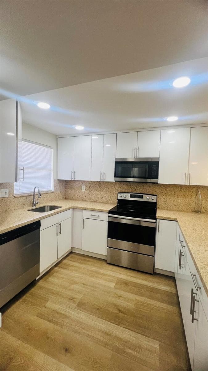 8345 SUNRISE LAKES Boulevard # 304, Sunrise, FL 33322 photo 2