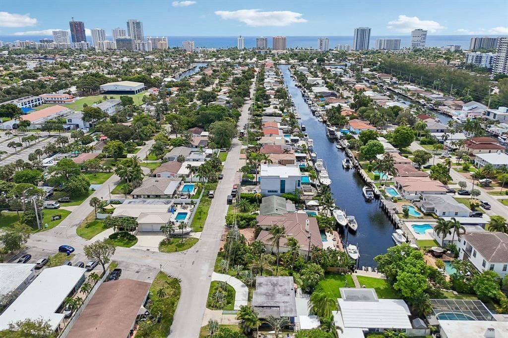 2304 SE 13th Court, Pompano Beach, FL 33062 photo 2