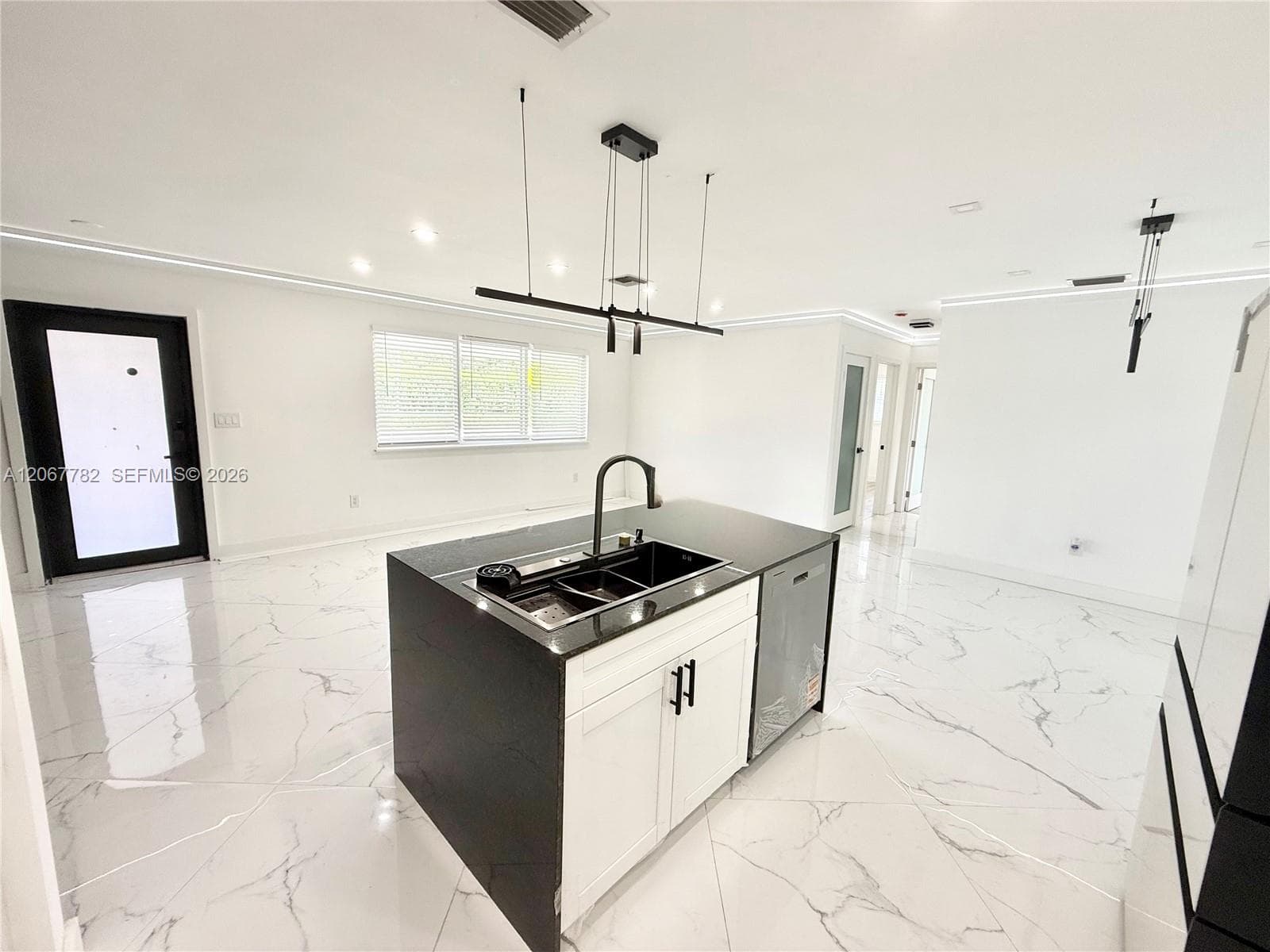 8600 Taft St, Pembroke Pines, FL 33024 photo 3
