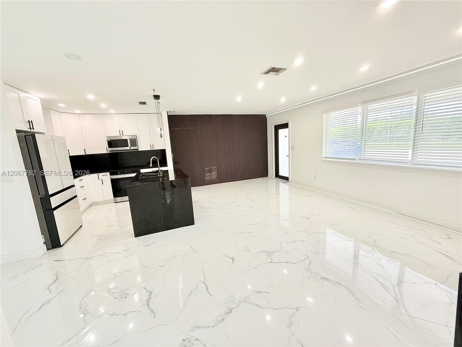8600 Taft St, Pembroke Pines, FL 33024 photo 5