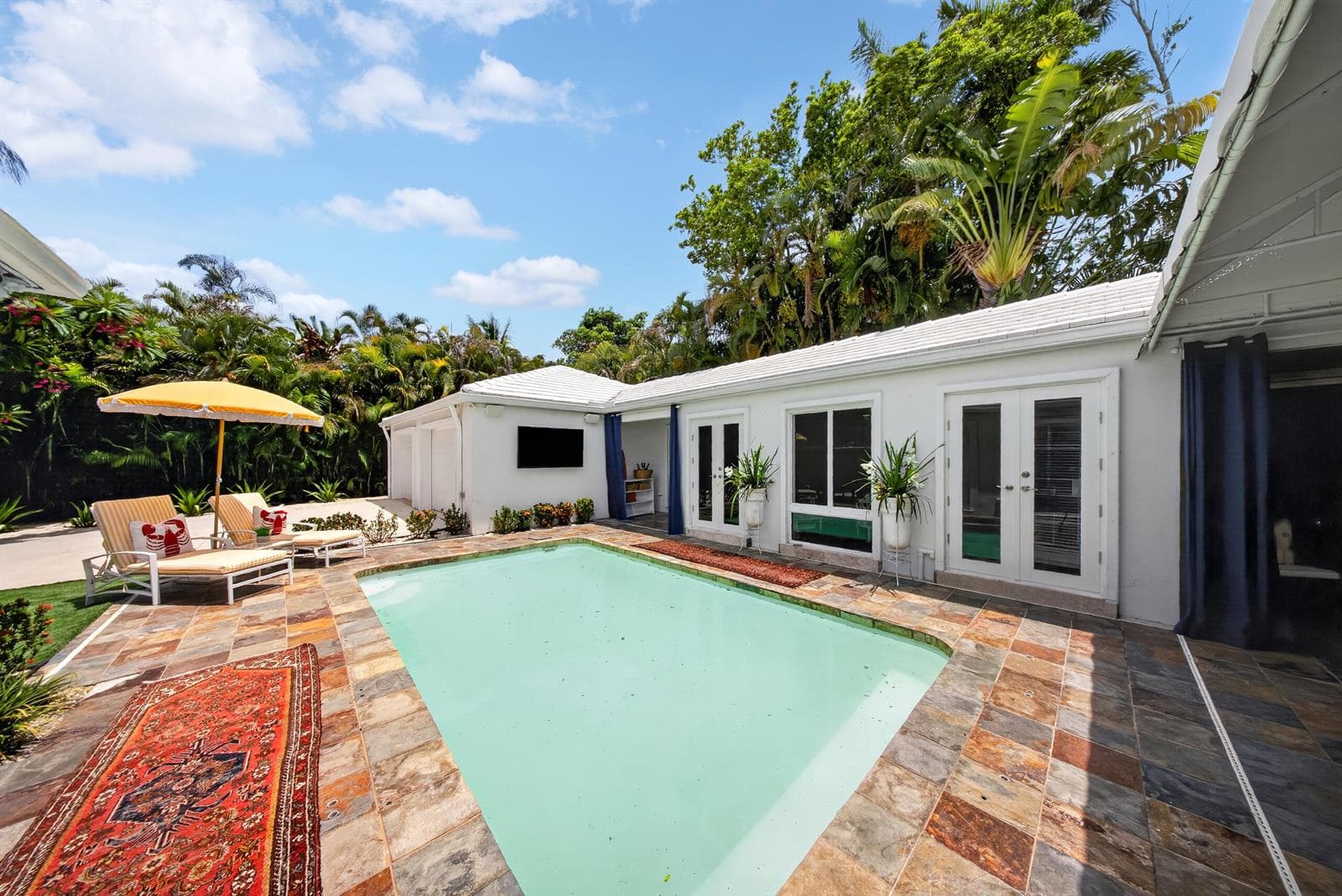 714 S ATLANTIC Drive, Lantana, FL 33462 photo 2