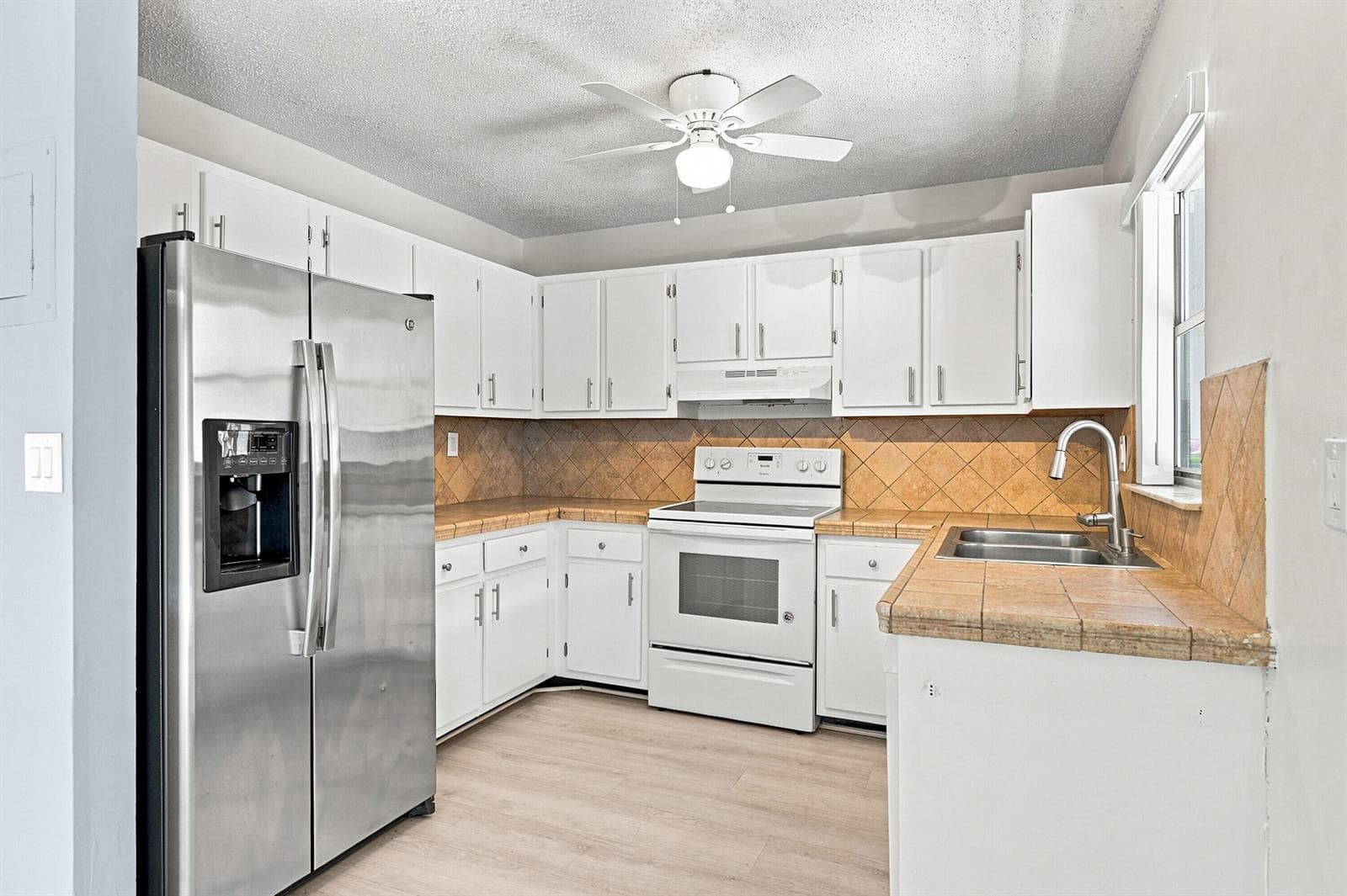 4408 NW 4TH Avenue, Deerfield Beach, FL 33064 photo 4