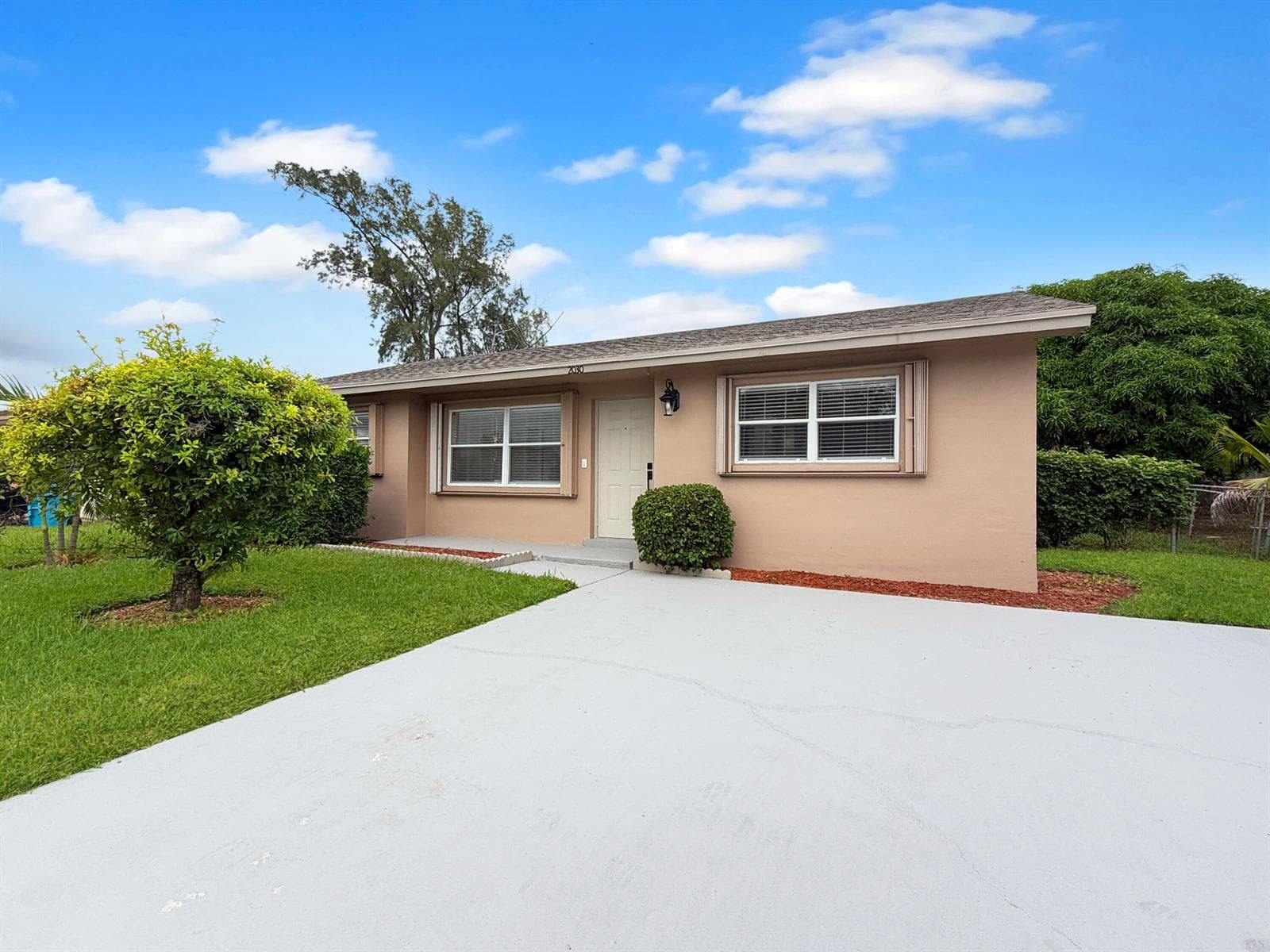 2030 NE 1st Lane, Boynton Beach, FL 33435 photo 2