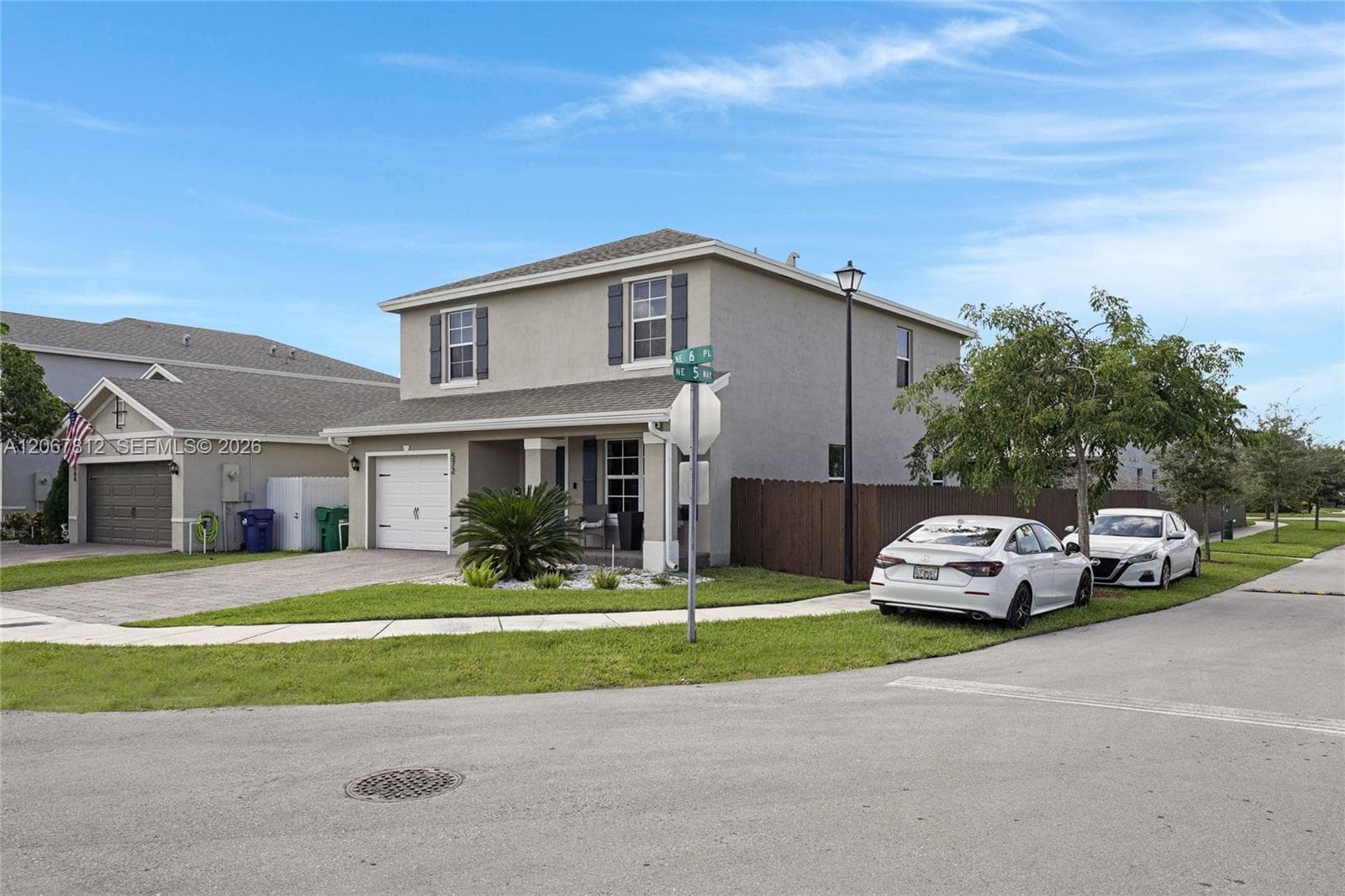 572 NE 6th Pl, Homestead, FL 33034 photo 2