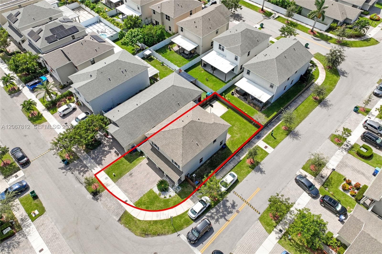 572 NE 6th Pl, Homestead, FL 33034 photo 5