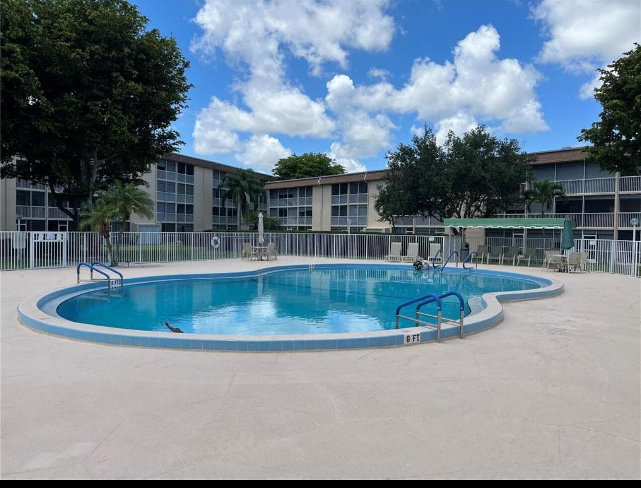 400 VILLAGE GREEN Circle W # 205, Palm Springs, FL 33461 photo 2