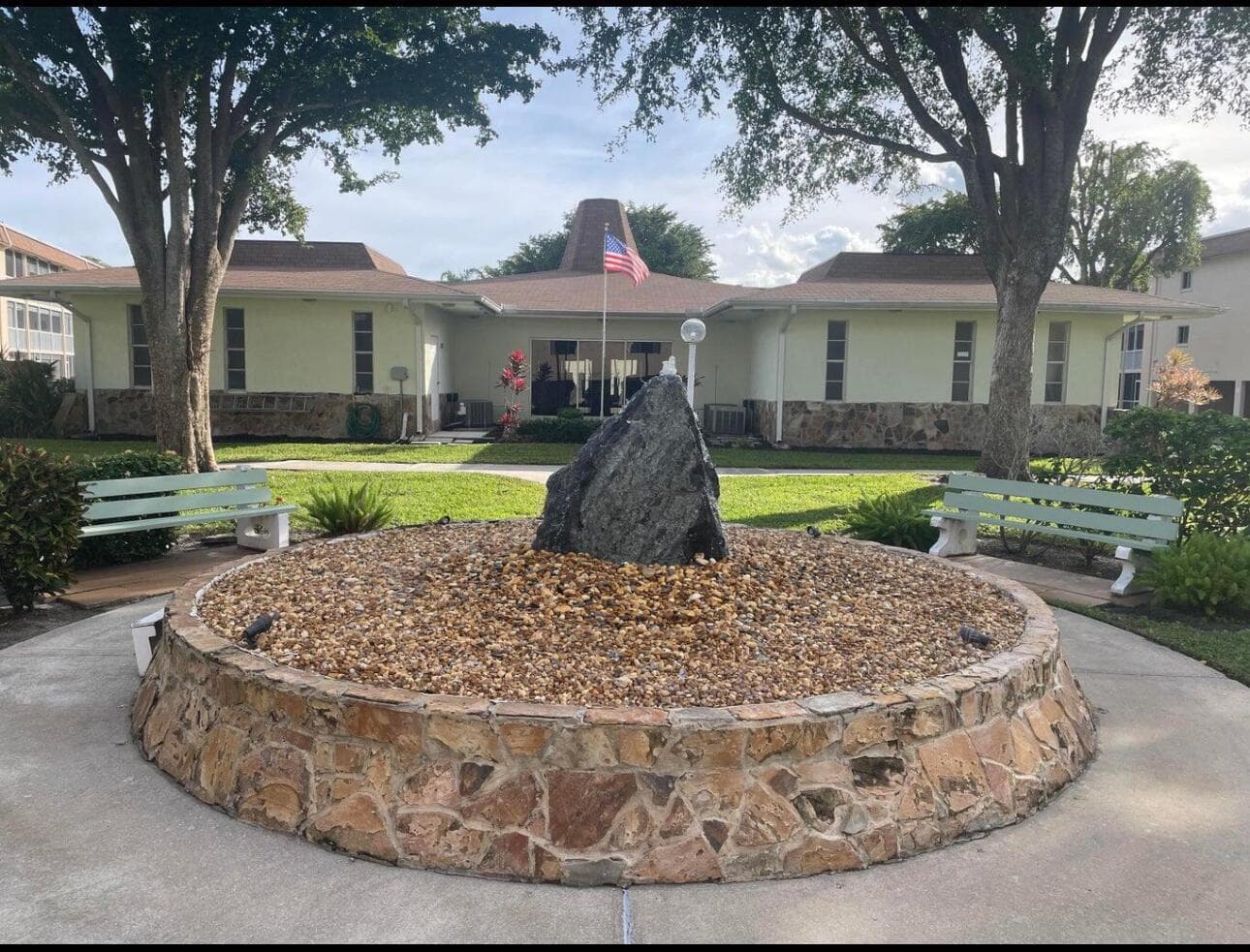400 VILLAGE GREEN Circle W # 205, Palm Springs, FL 33461