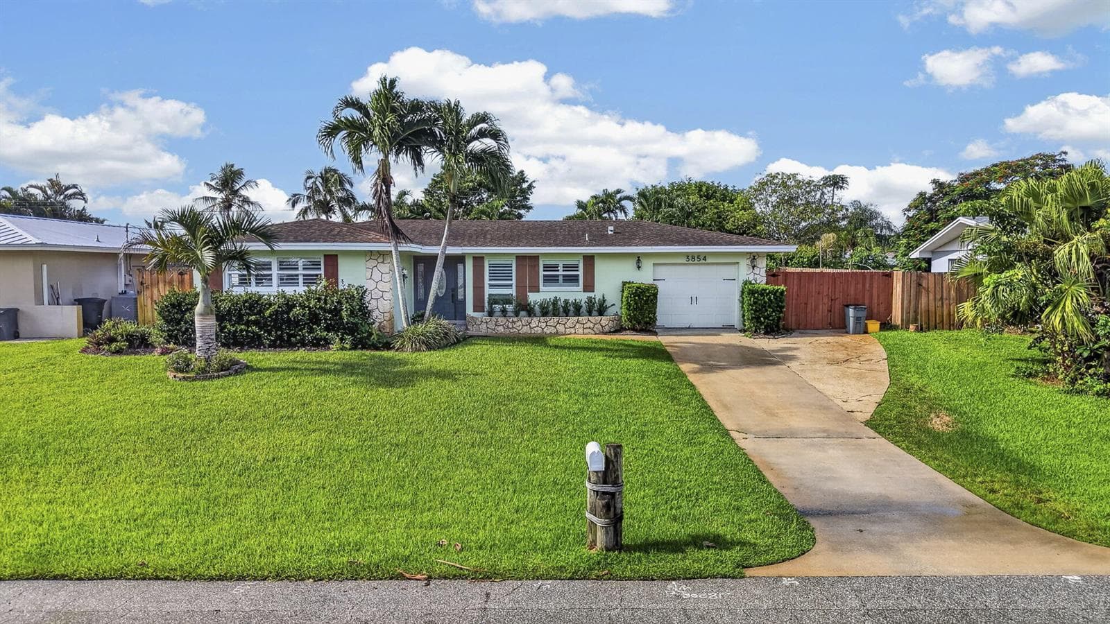 3854 BUTTERCUP Circle S, Palm Beach Gardens, FL 33410 photo 2