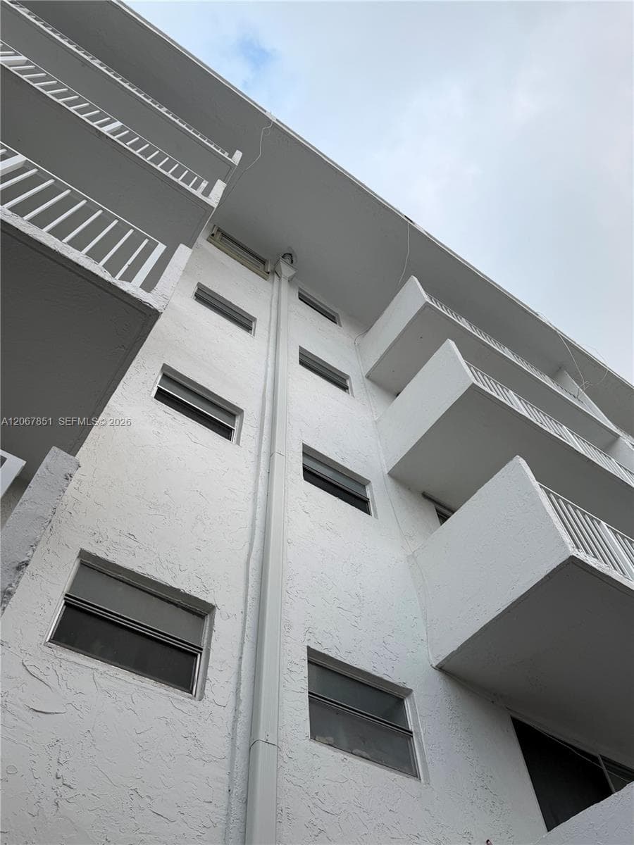 910 Michigan Ave # 405, Miami Beach, FL 33139 photo 2