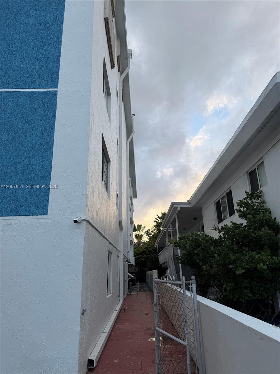 910 Michigan Ave # 405, Miami Beach, FL 33139 photo 3