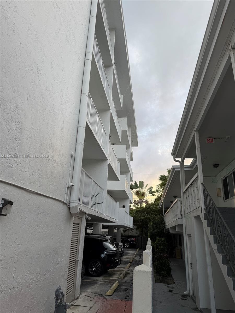 910 Michigan Ave # 405, Miami Beach, FL 33139 photo 4