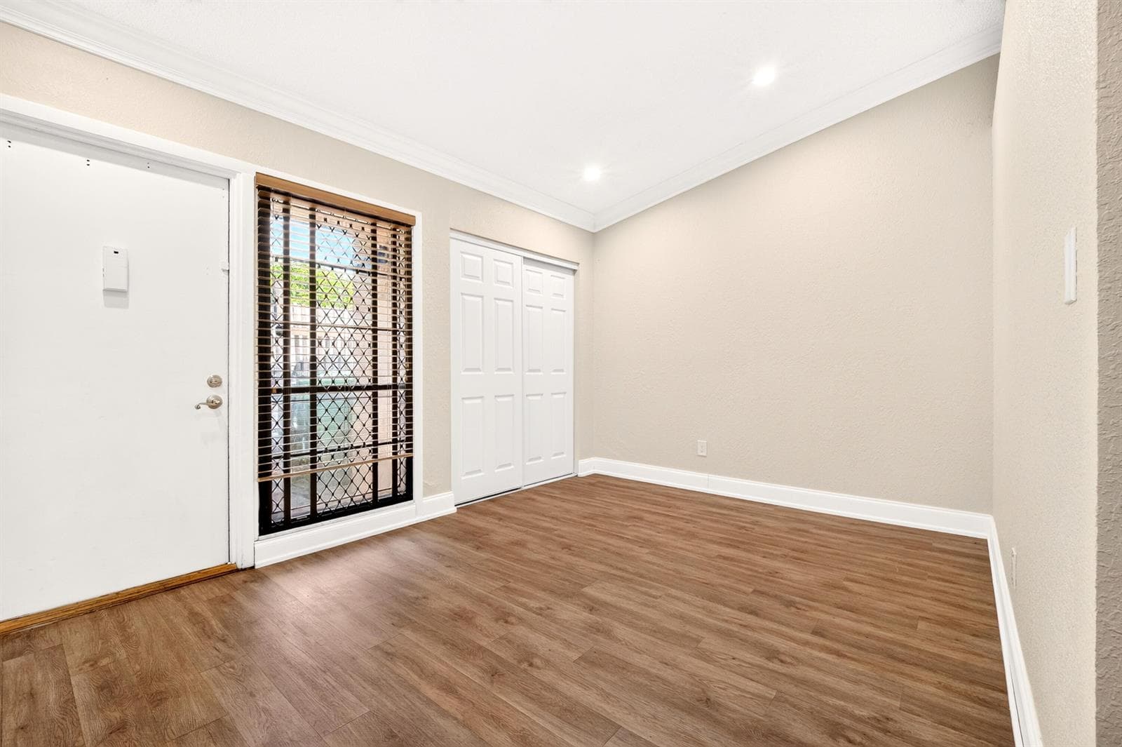 921 NW 122ND Terrace, Pembroke Pines, FL 33026 photo 4