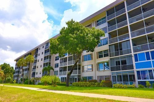 2801 N PALM AIRE Drive # 405, Pompano Beach, FL 33069 photo 5
