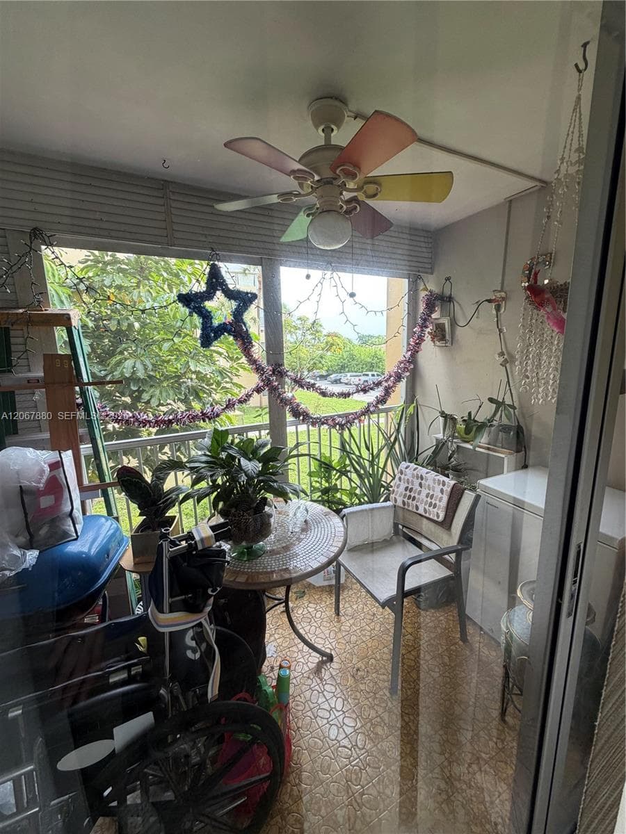 952 NE 199th St # 2N, Miami, FL 33179 photo 3