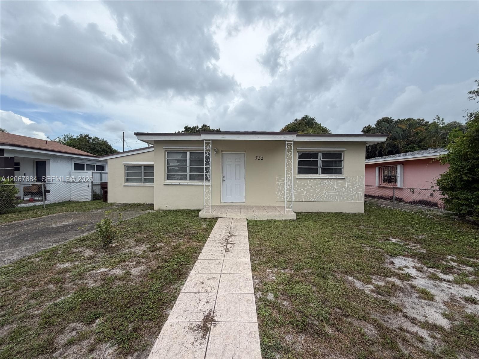 733 W 35th St, Hialeah, FL 33012 photo 2