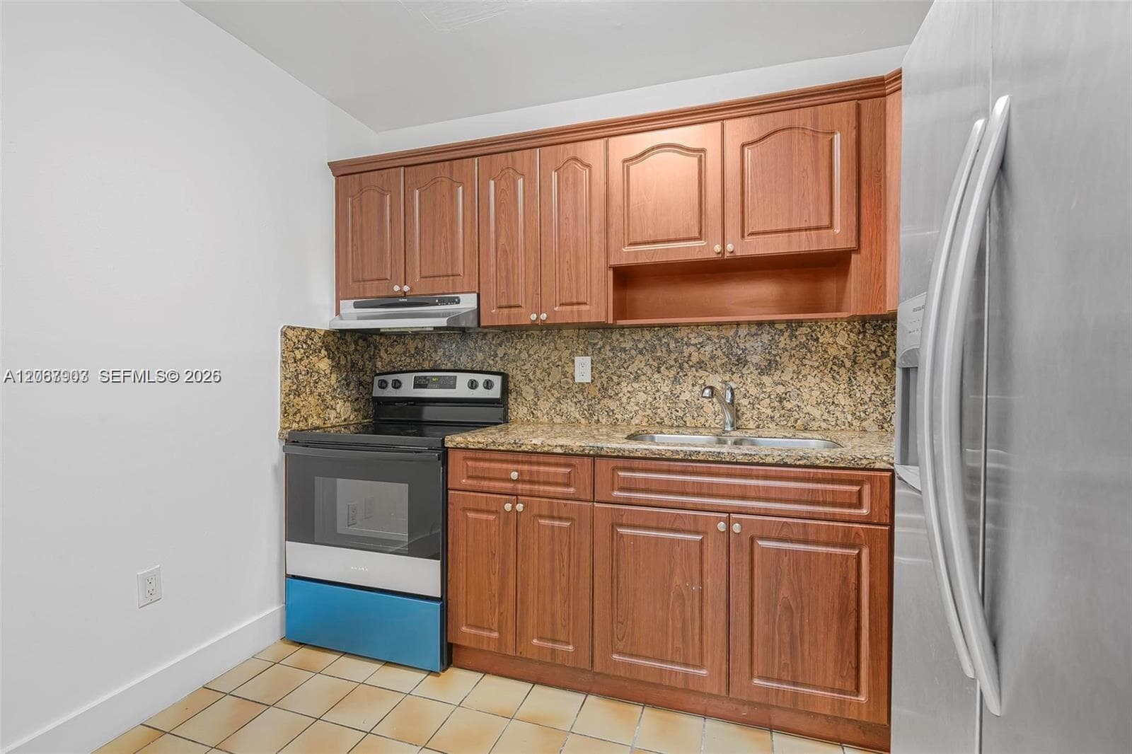 8095 NW 8th St # 215, Miami, FL 33126 photo 3
