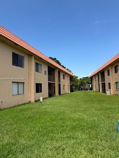 164 Lakeview Dr # 204, Weston, FL 33326 photo 2