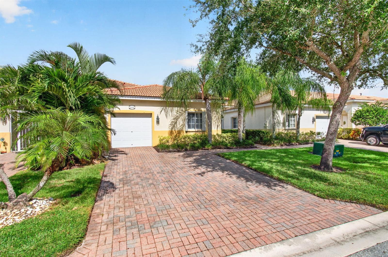 2323 WINDJAMMER Way, West Palm Beach, FL 33411 photo 2