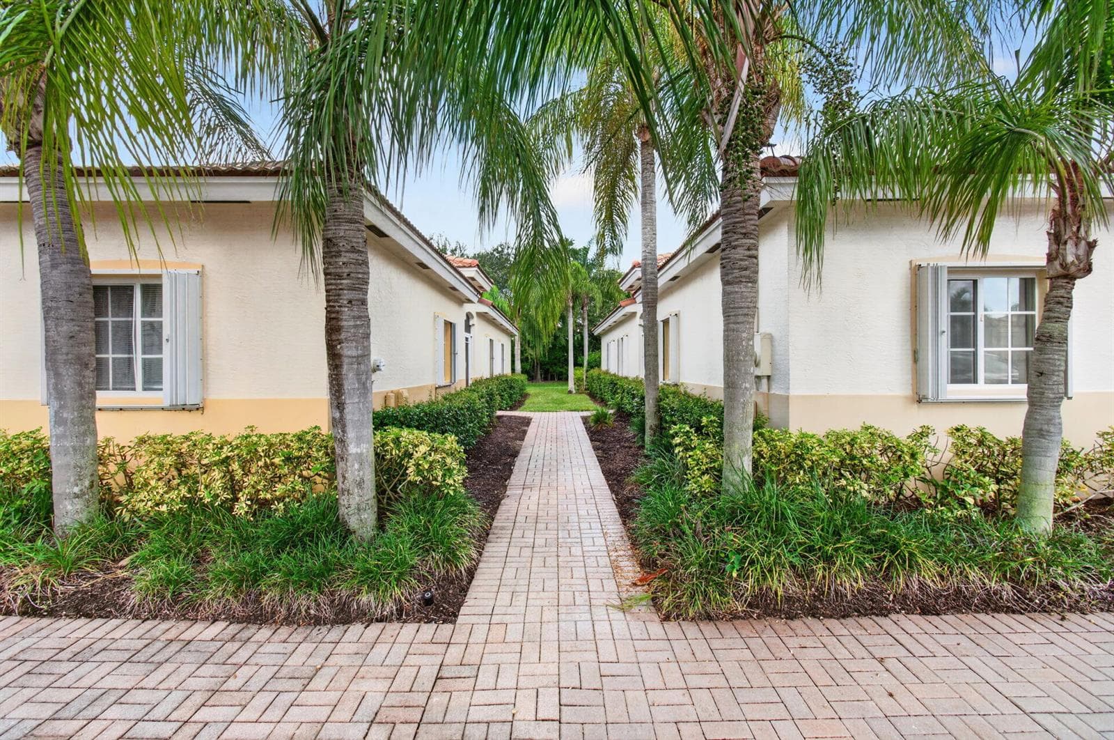 2323 WINDJAMMER Way, West Palm Beach, FL 33411 photo 3