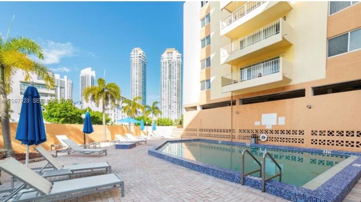 200 178th Dr # 301, Sunny Isles Beach, FL 33160 photo 2