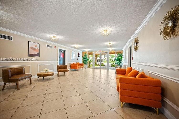 200 178th Dr # 301, Sunny Isles Beach, FL 33160 photo 4