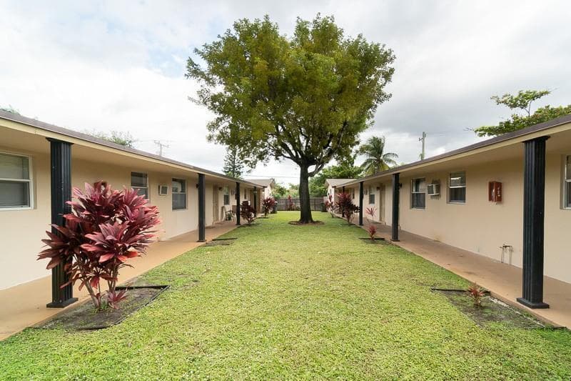 181 NW 42nd Street # 2, Oakland Park, FL 33309 photo 2