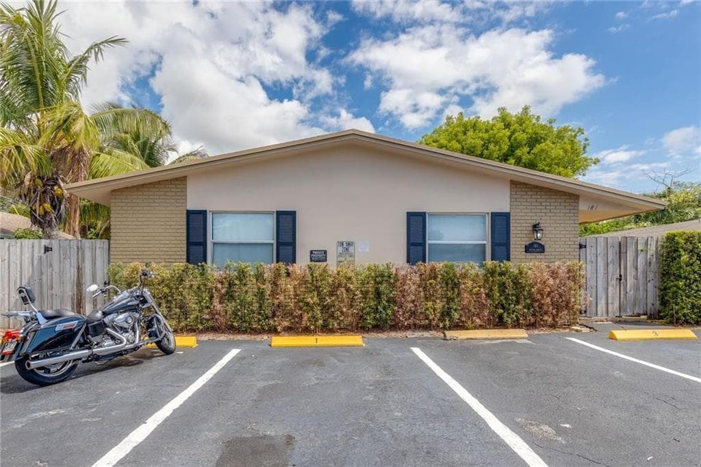 181 NW 42nd Street # 2, Oakland Park, FL 33309