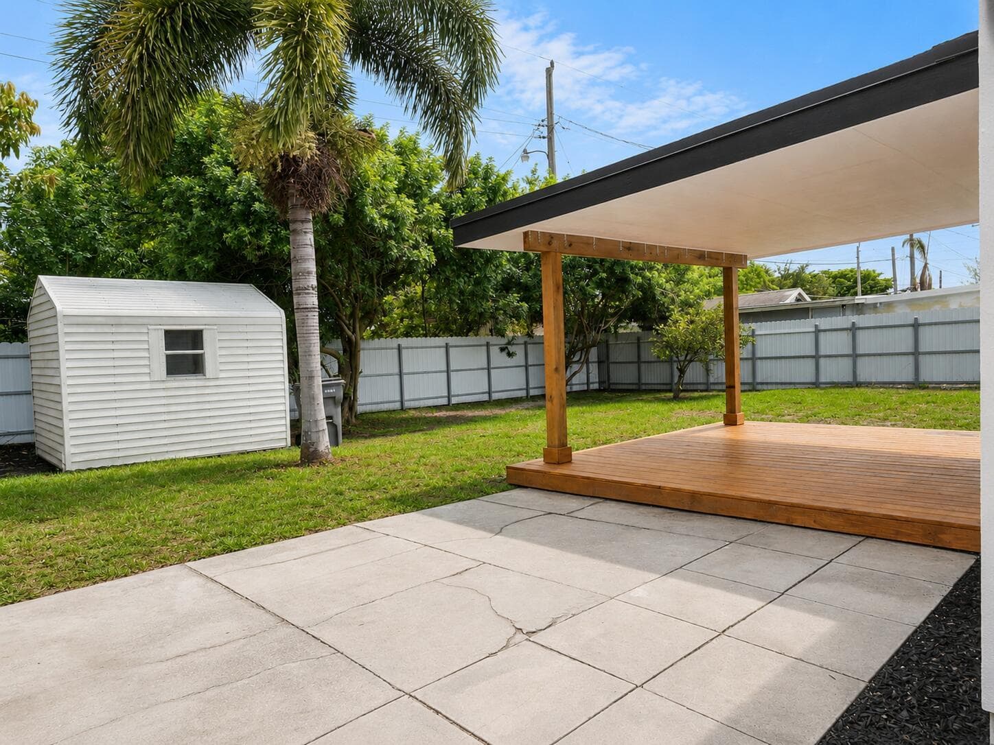 2013 Longwood Road, West Palm Beach, FL 33409 photo 2