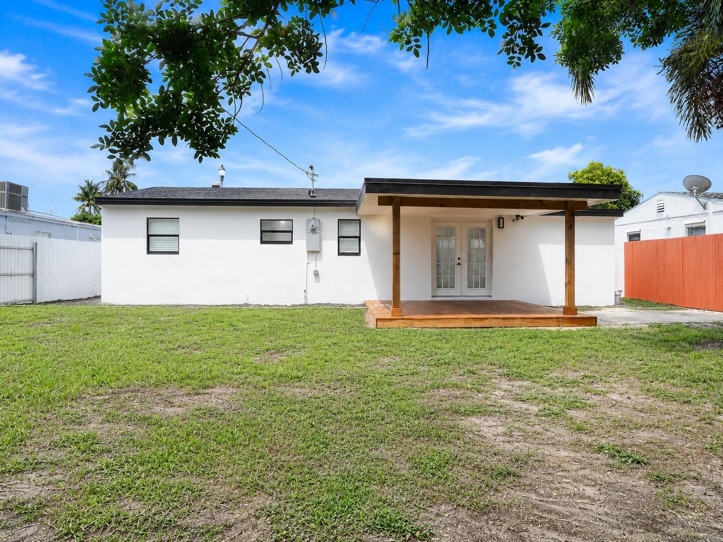 2013 Longwood Road, West Palm Beach, FL 33409 photo 4