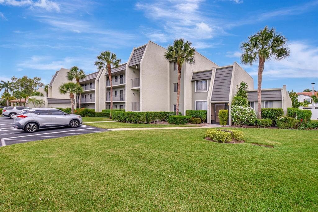 4070 Tivoli Court # 307, Lake Worth, FL 33467 photo 5