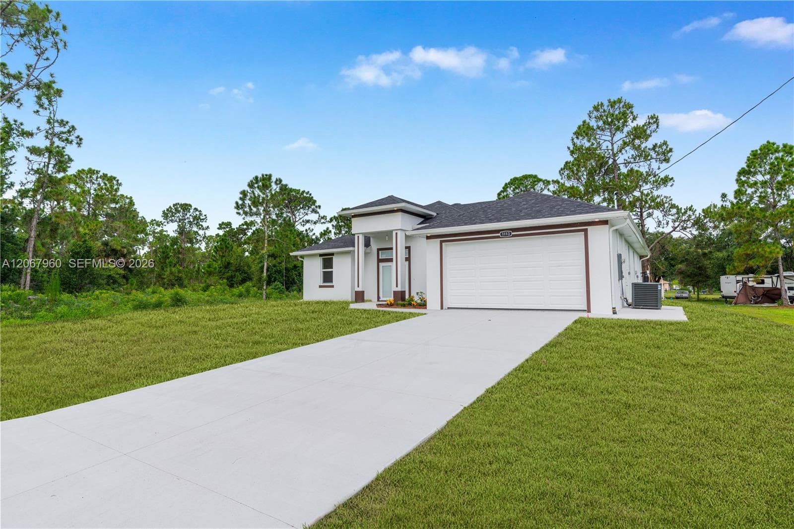 1113 Henry Ave, Lehigh Acres, FL 3972 photo 2