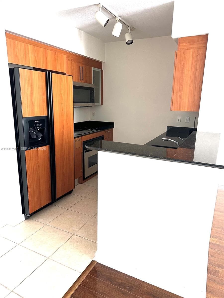 335 S Biscayne Blvd # 1802, Miami, FL 33131 photo 2