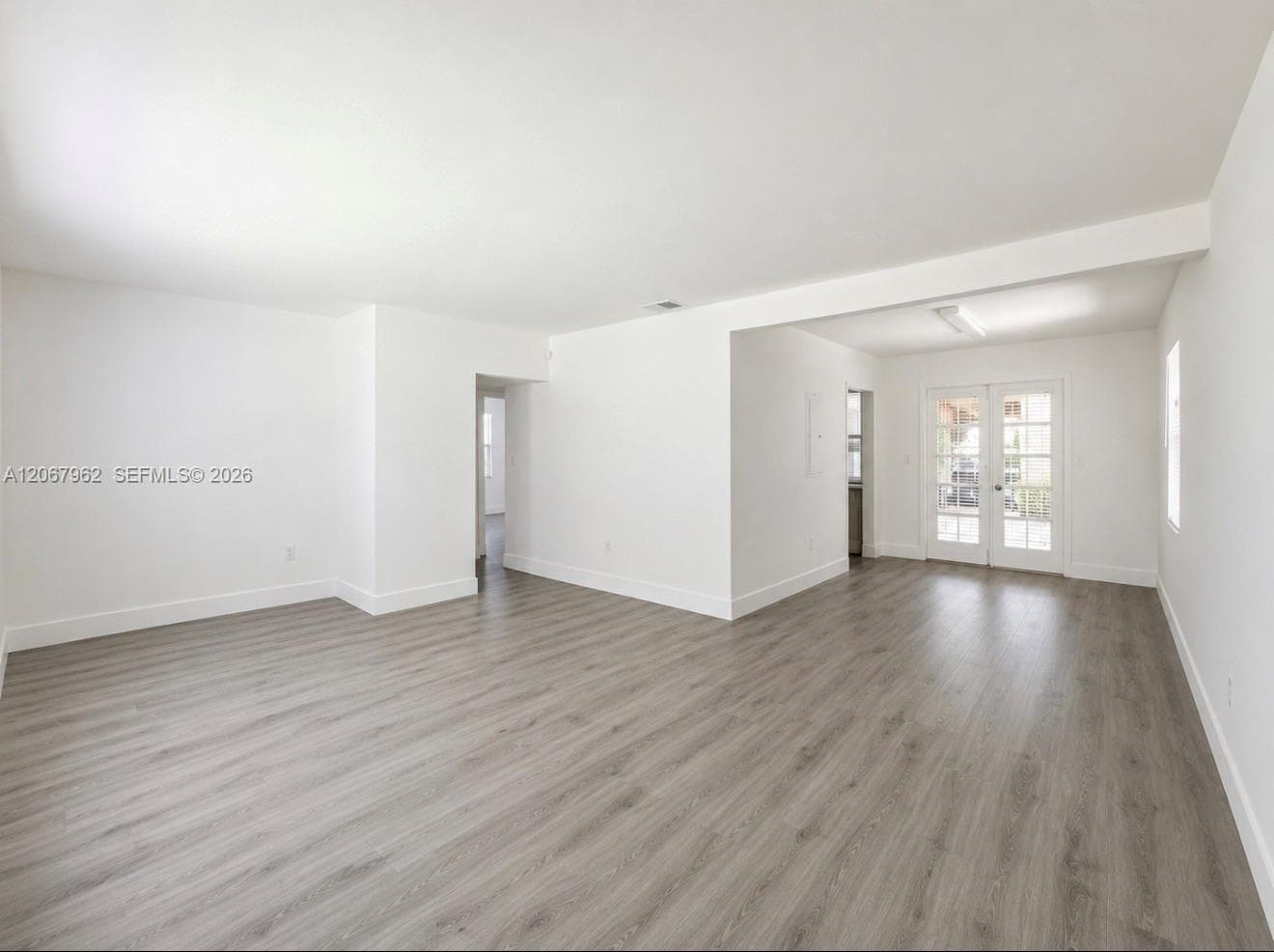 4060 SW 6th St, Miami, FL 33134 photo 2