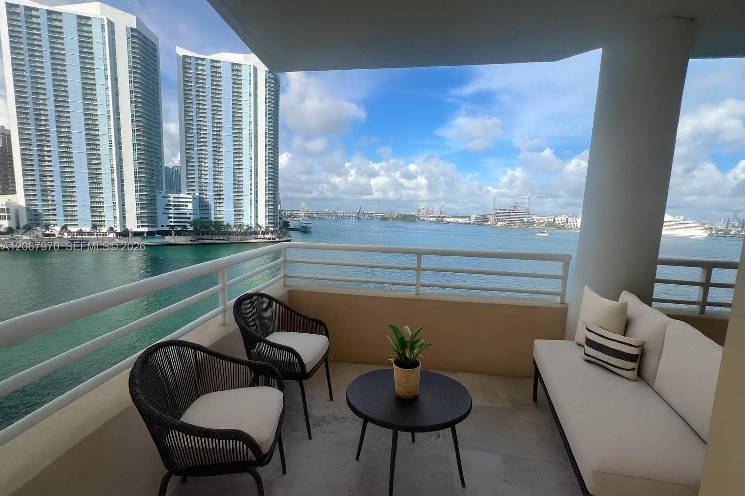 888 Brickell Key Dr # 806, Miami, FL 33131 photo 2