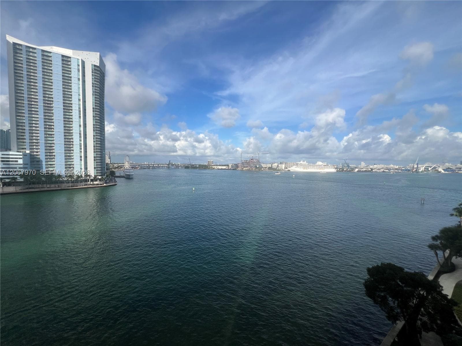 888 Brickell Key Dr # 806, Miami, FL 33131