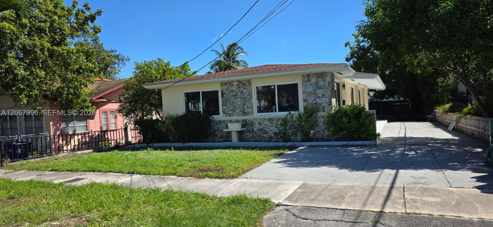 21 NW 32nd Ct, Miami, FL 33125 photo 3